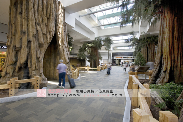 仿真大树的高度不断刷新20多米的已经是小菜了