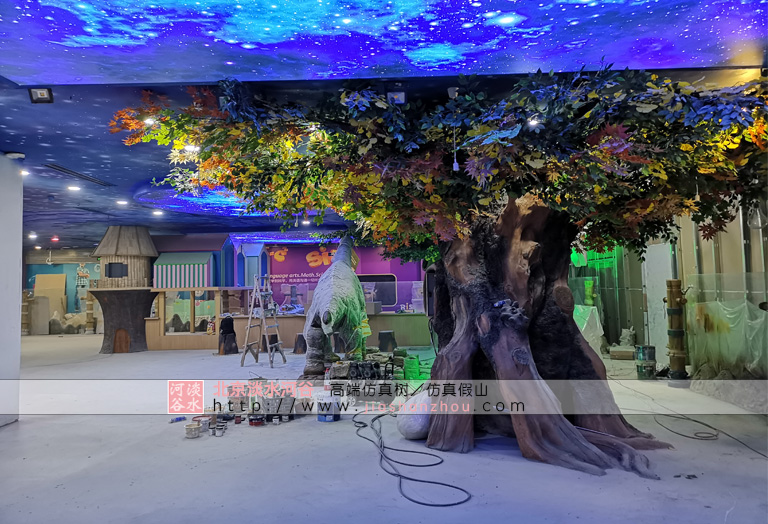 芜湖方特旅游区不同主题搭配不同仿真树呈现不一样的效果