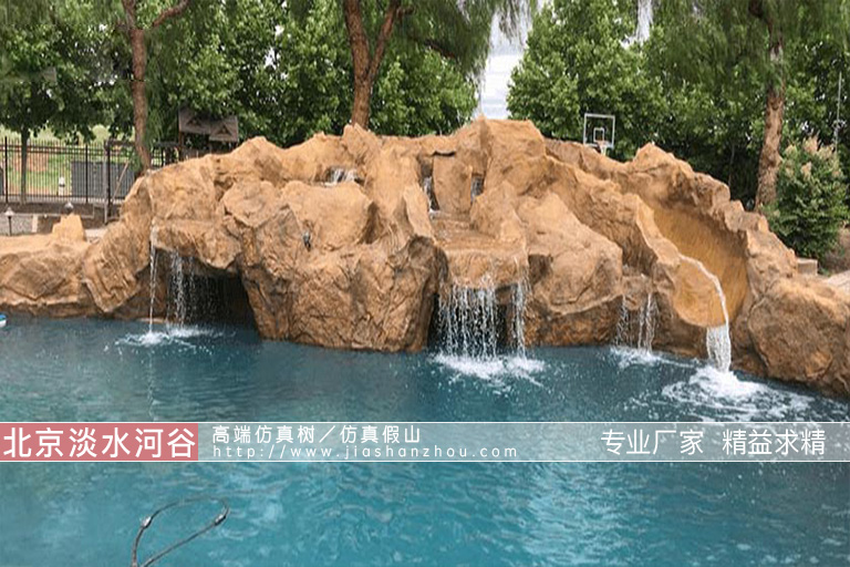 南京香樟华苹酒店塑石假山景观凸显塑石假山的环境和经济效益
